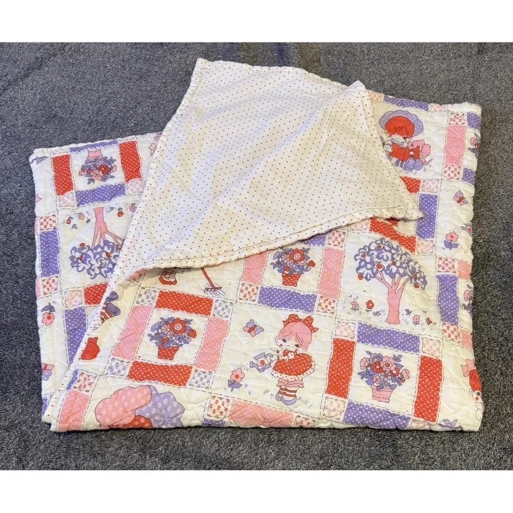 Vintage Baby Crib Quilt Girl Nursery Patchwork Print Reverse Print 40x44